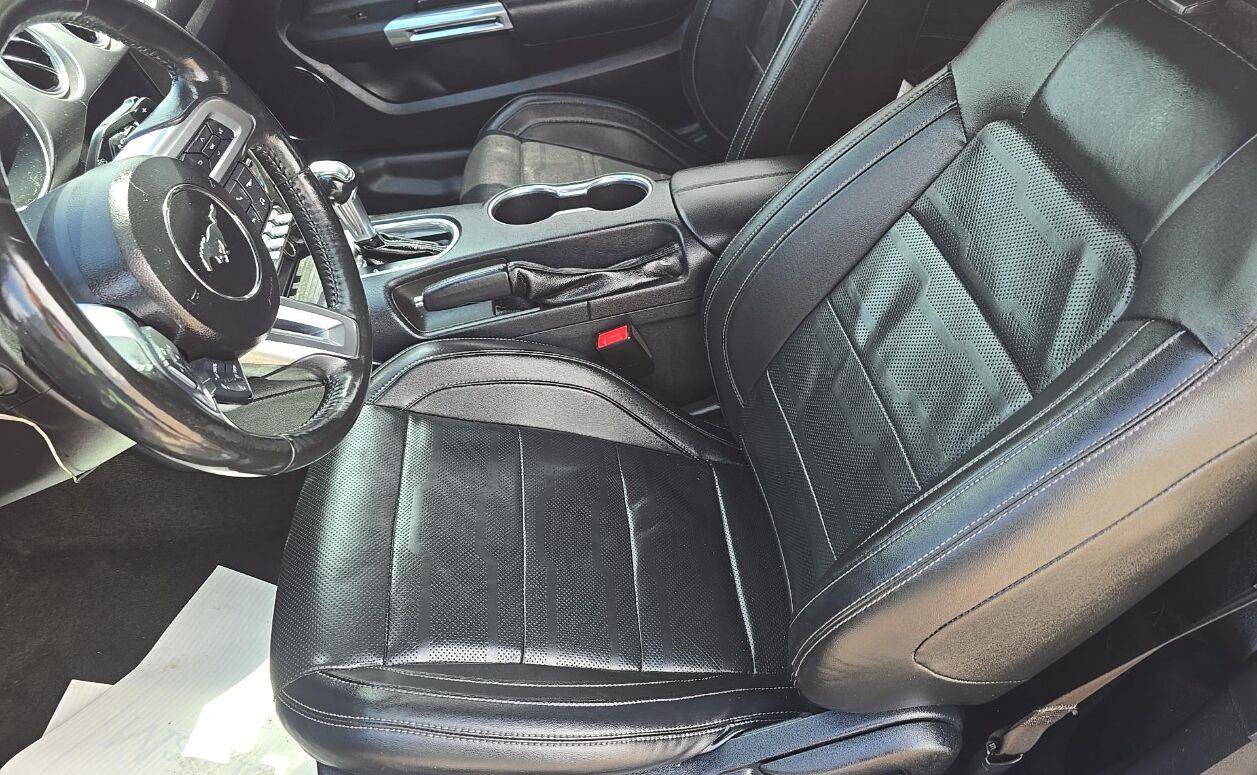 Used 2018 Ford Mustang GT Premium w/ Equipment Group 401A RWD image 11