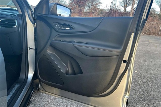 Used 2024 Chevrolet Equinox Premier image 29