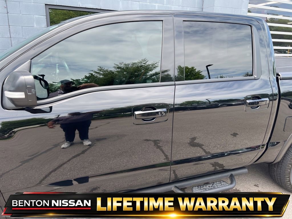 Used 2022 Nissan Titan PRO-4X w/ Pro-4x Convenience Package AWD/4WD image 5
