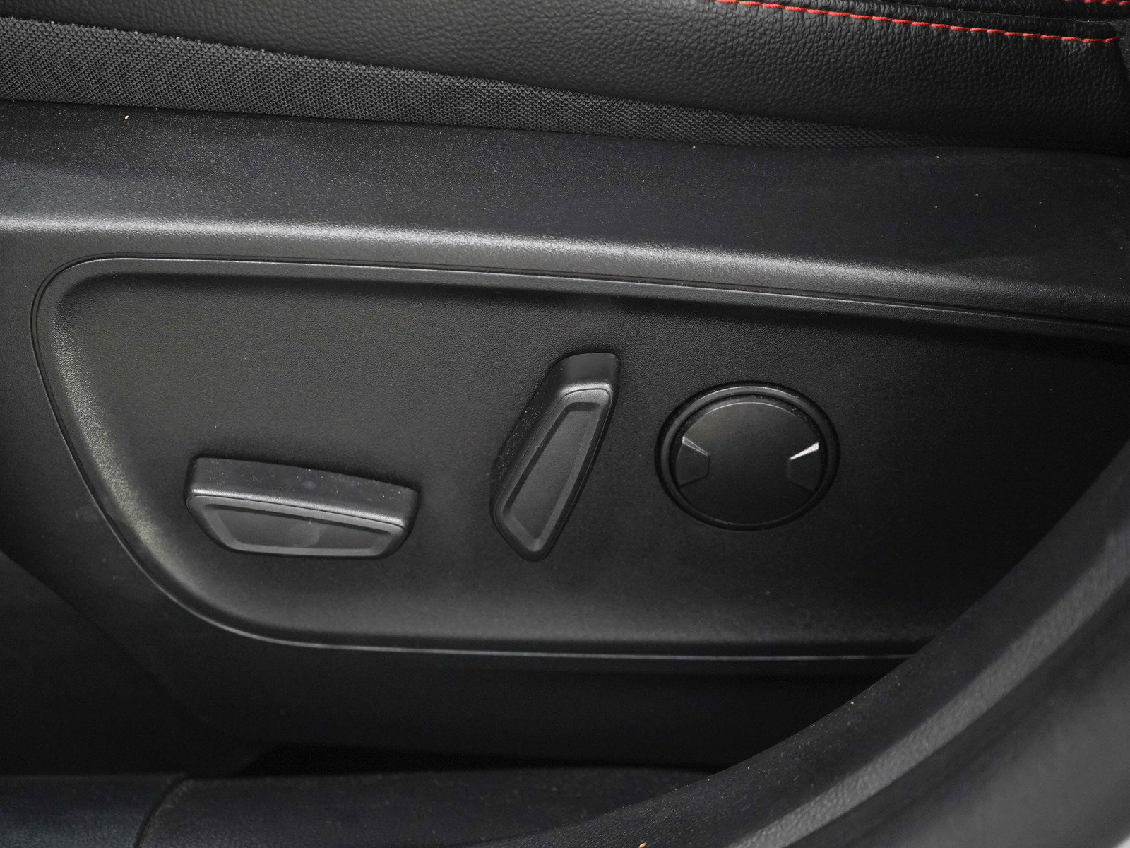 Used 2023 Ford Escape ST-Line Elite w/ Premium Technology Package AWD/4WD image 25