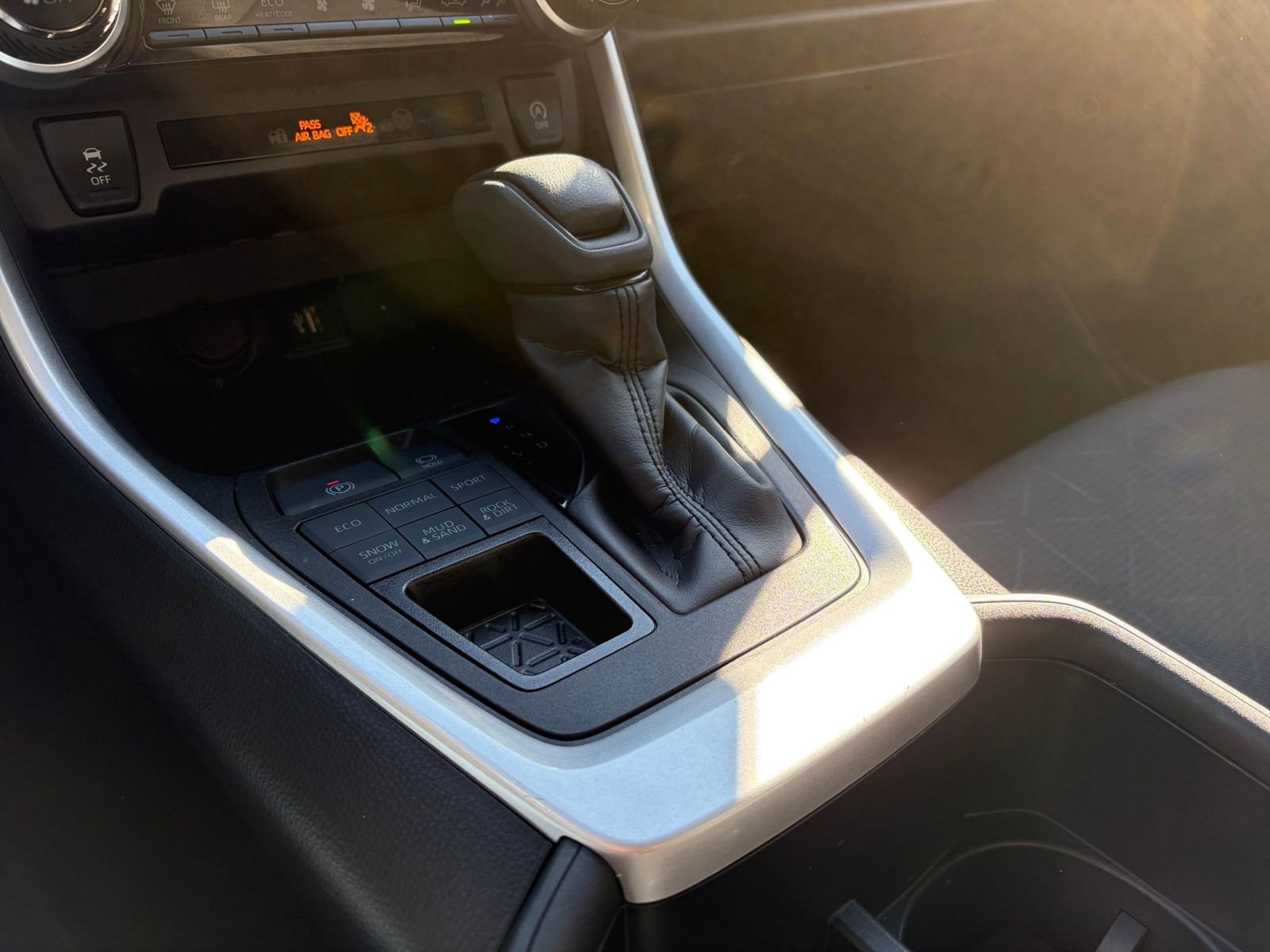 Used 2025 Toyota RAV4 XLE image 41