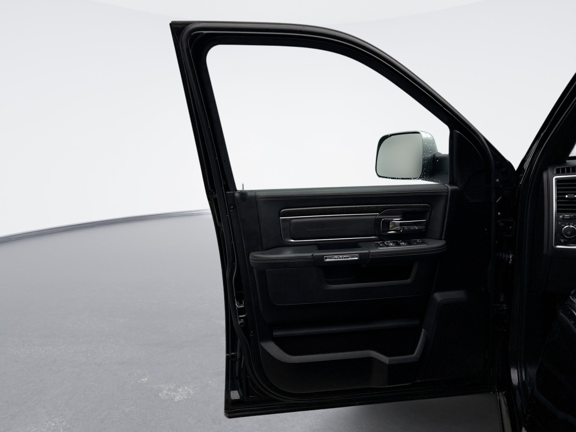Used 2018 RAM 1500 Limited AWD/4WD image 9