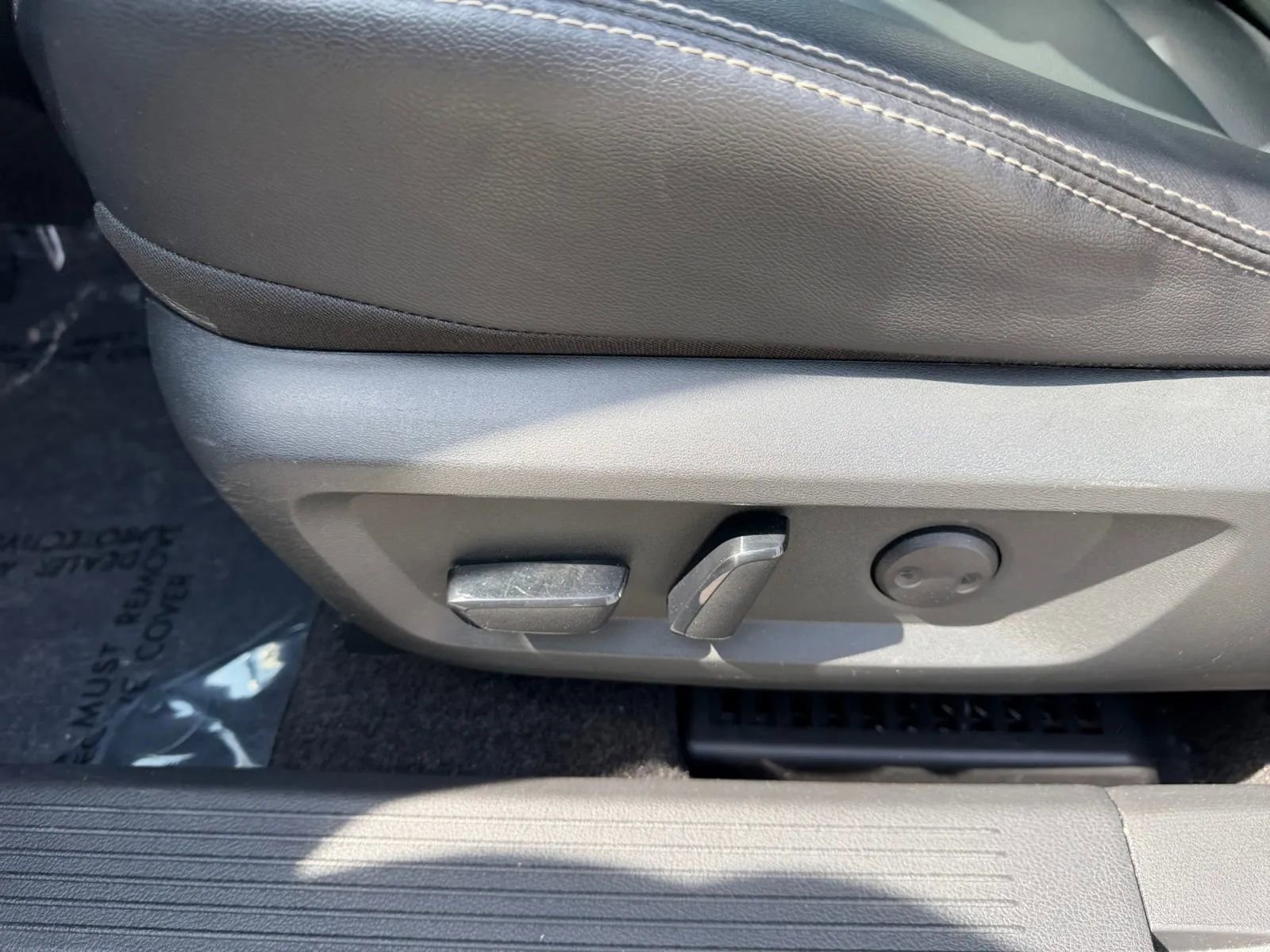 Used 2023 Nissan Rogue SL w/ SL Premium Package image 18