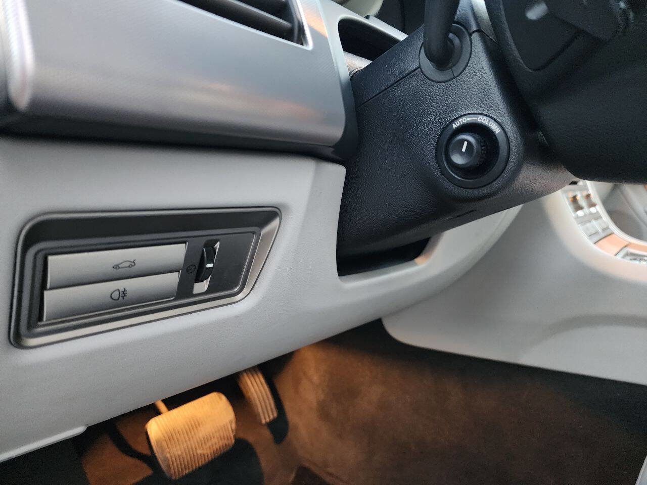 Used 2010 Jaguar XF Luxury image 27