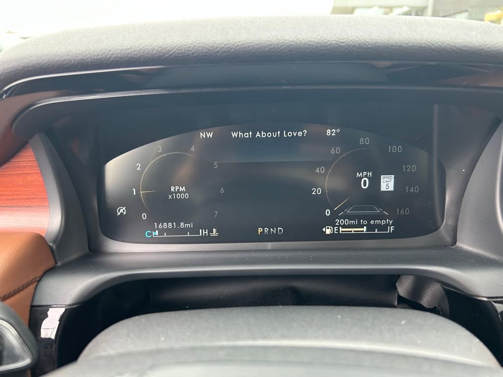 Used 2023 Lincoln Aviator Reserve w/ Equipment Group 201A image 11