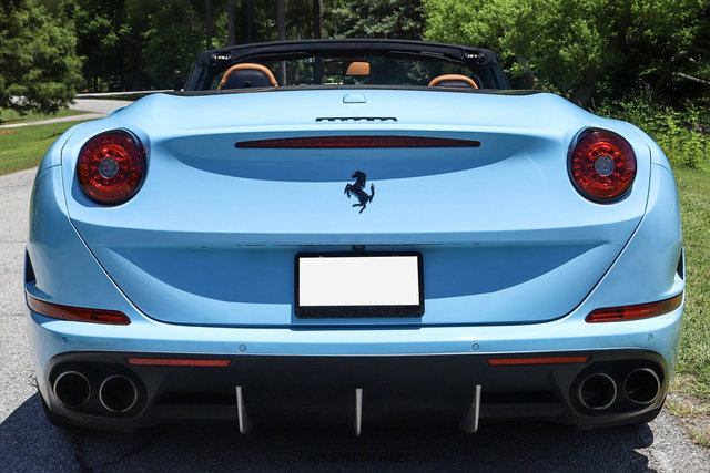 Used 2015 Ferrari California T RWD image 7