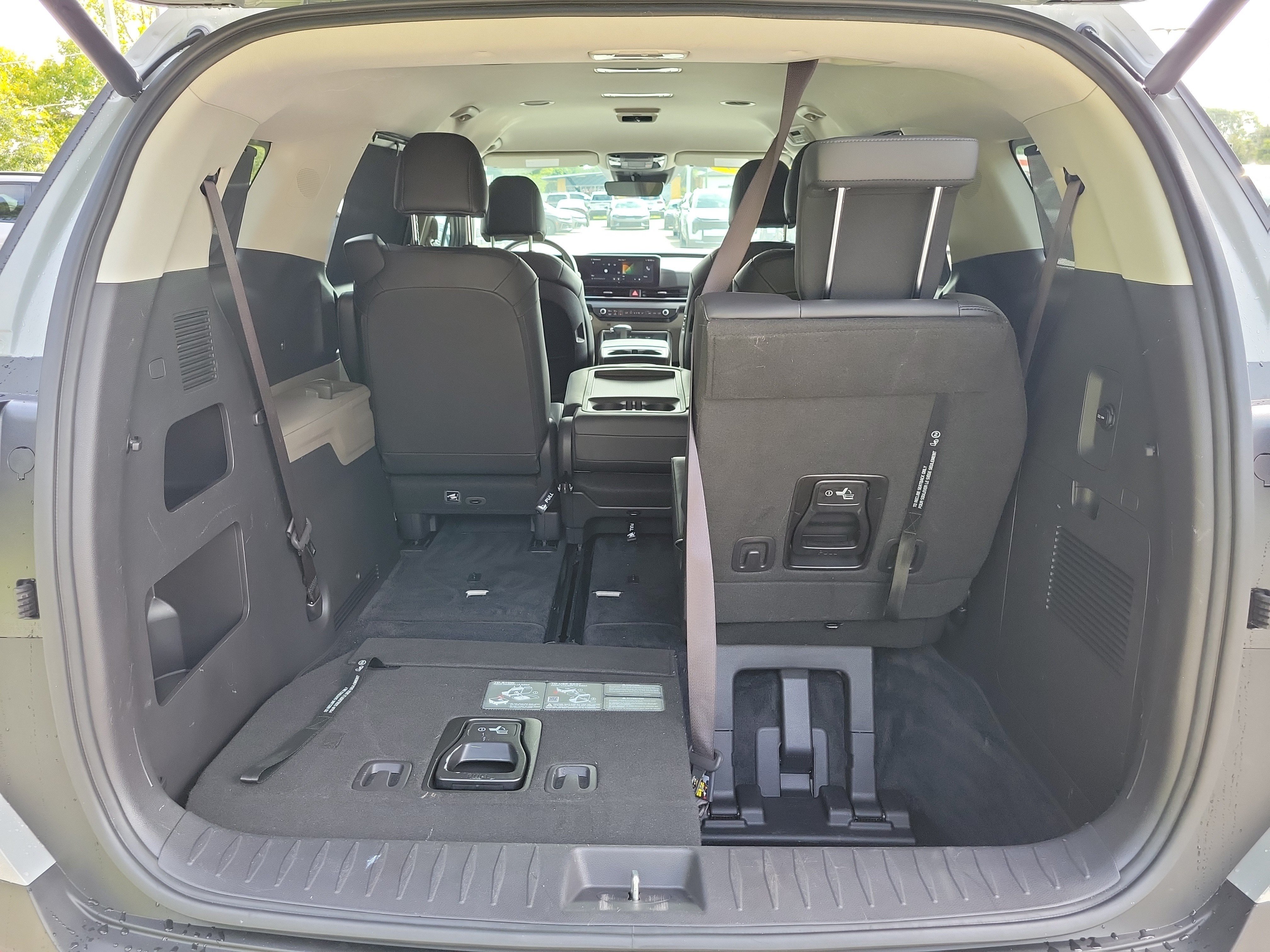 Certified 2025 Kia Carnival EX FWD image 14