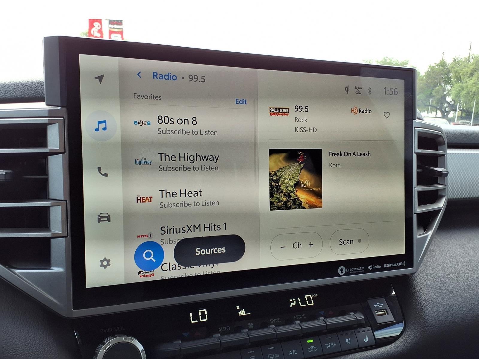 Used 2023 Toyota Tundra Limited w/ Power Package image 16