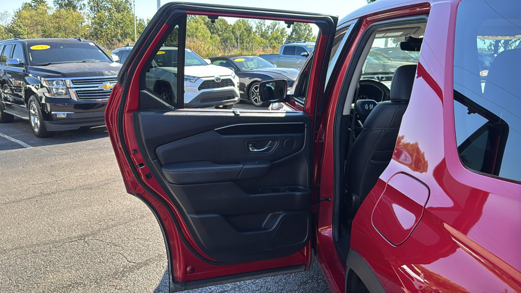 Certified 2025 Honda Pilot EX-L image 27