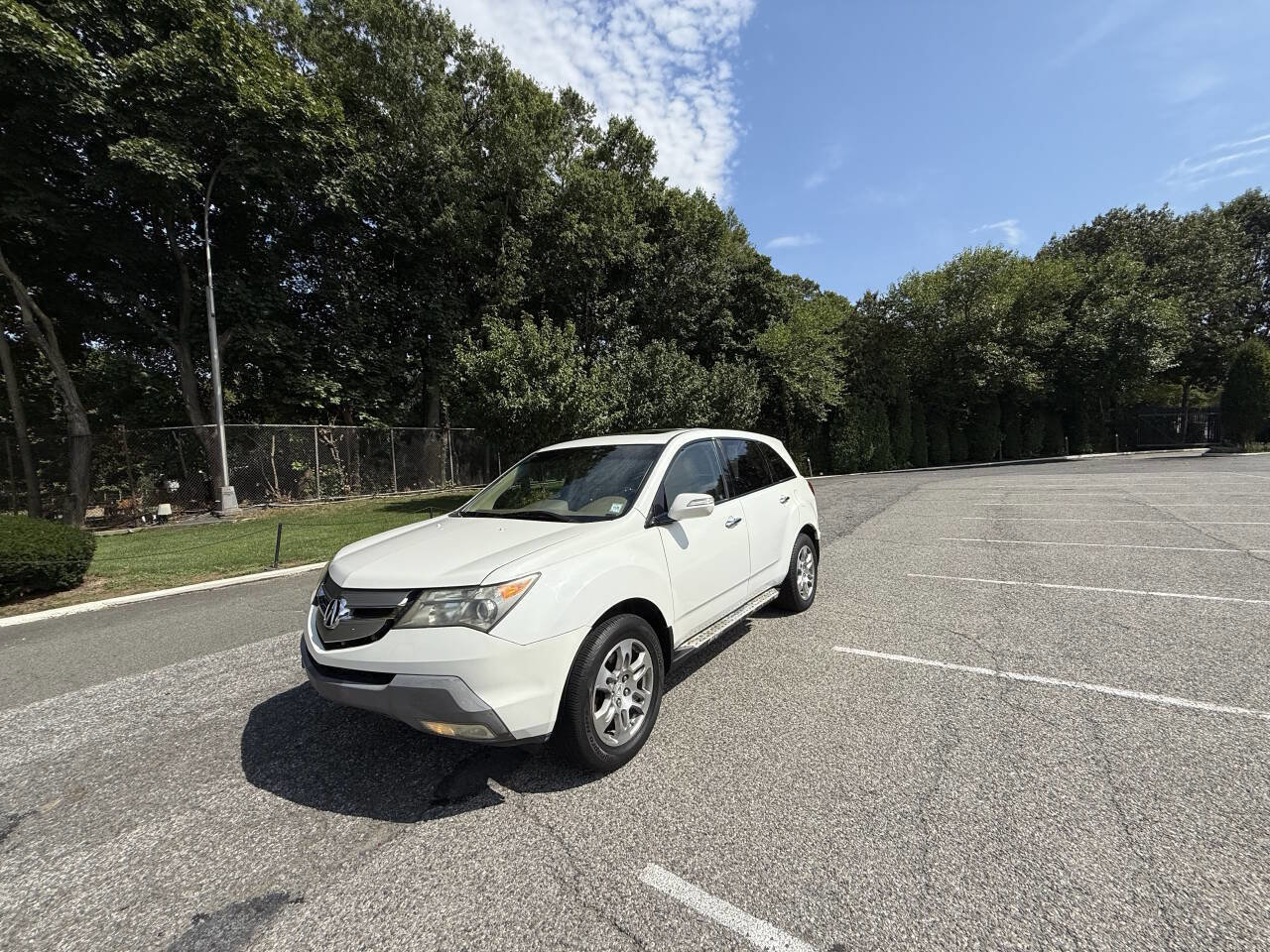 Used 2009 Acura MDX w/ Technology & Entertainment image 3