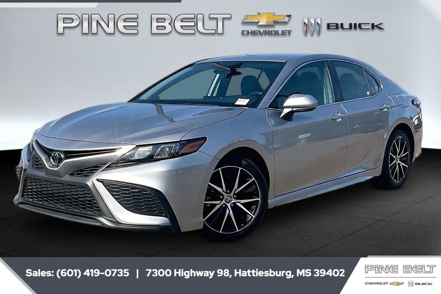 Used 2024 Toyota Camry SE image 10