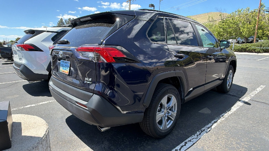 Used 2025 Toyota RAV4 XLE AWD/4WD video 2