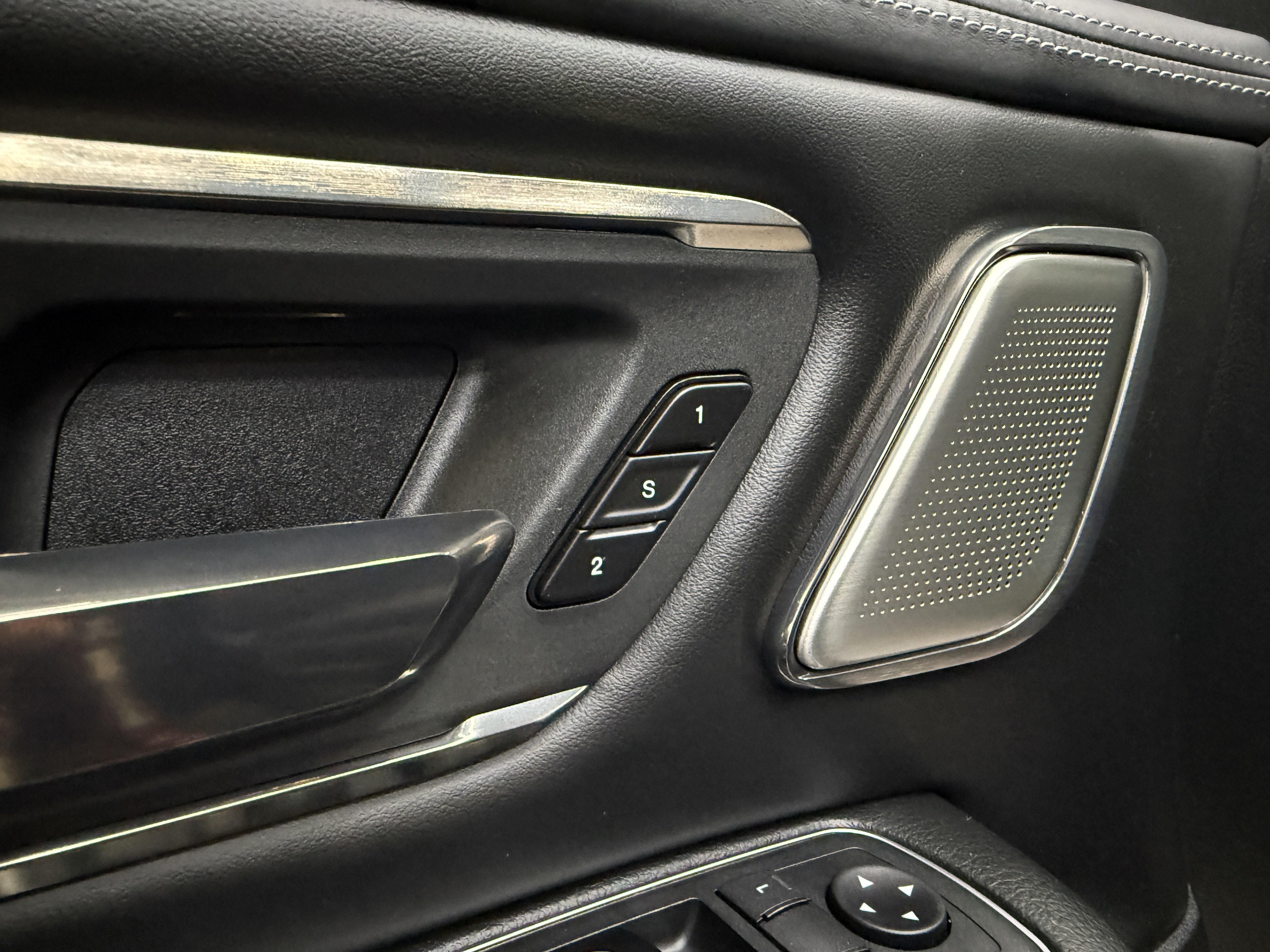 Used 2019 RAM 1500 Limited AWD/4WD image 11