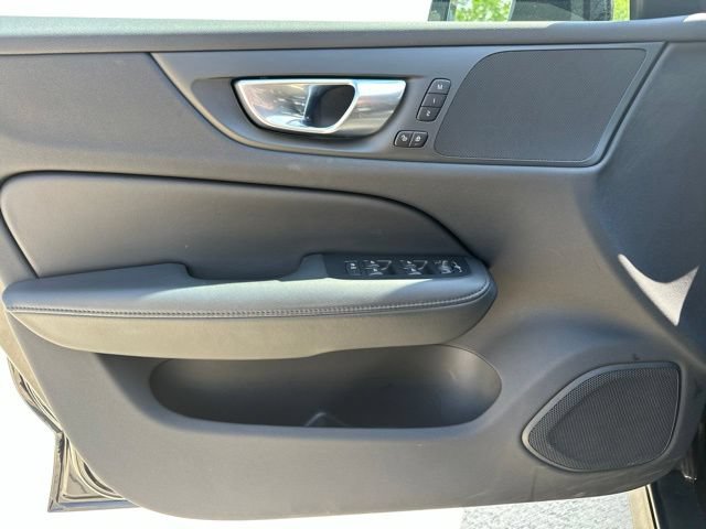 Certified 2025 Volvo V60 B5 Cross Country Plus AWD/4WD image 17