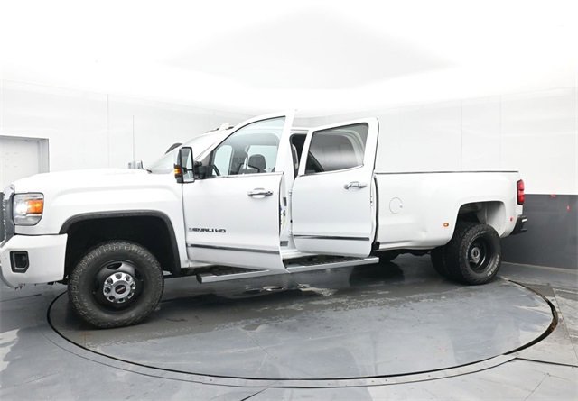 Used 2018 GMC Sierra 3500 Denali w/ Duramax Plus Package image 52