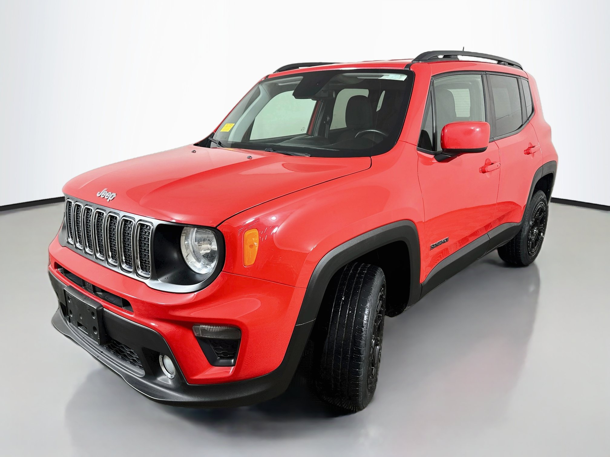 Used 2020 Jeep Renegade Latitude w/ Cold Weather Group AWD/4WD image 3