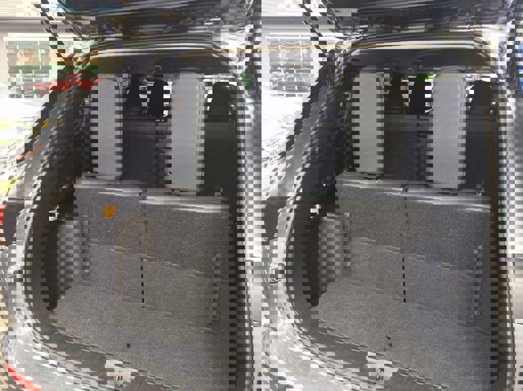 Used 2023 Mitsubishi Outlander SE image 17