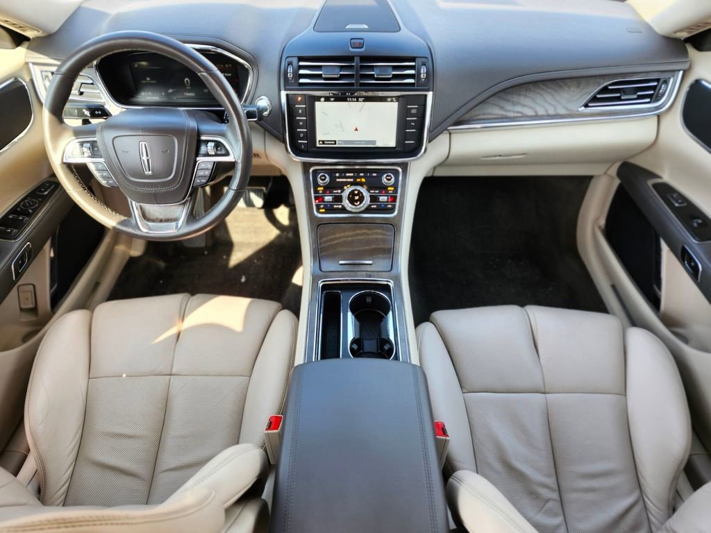 Used 2017 Lincoln Continental Select w/ Climate Package image 12