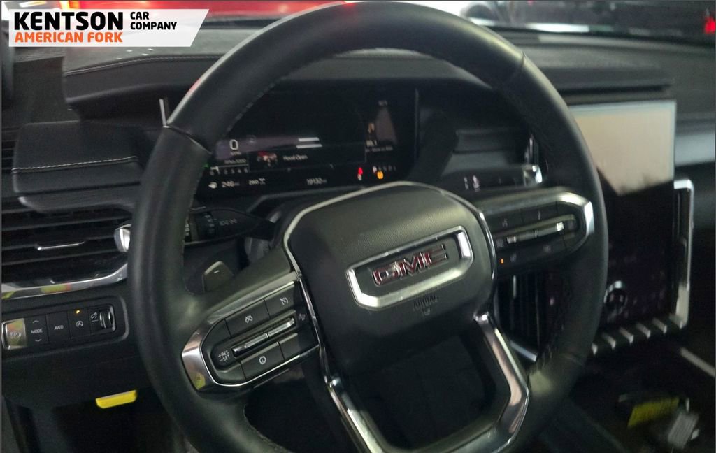 Used 2025 GMC Acadia Elevation w/ Elevation Premium Package image 5