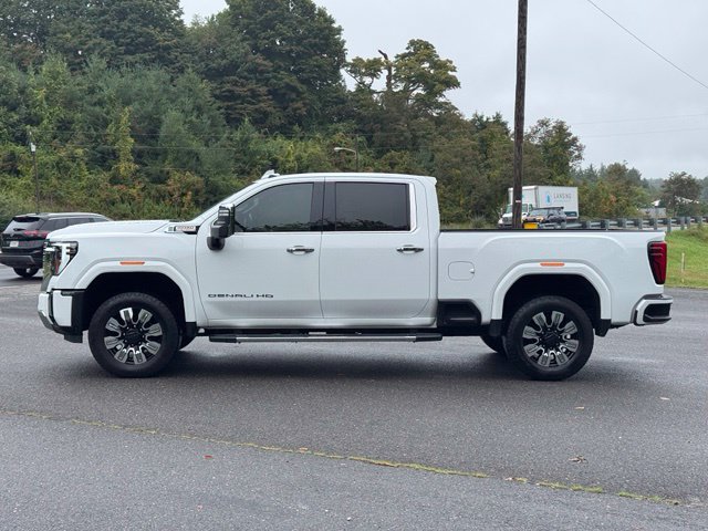 Used 2024 GMC Sierra 2500 Denali w/ Technology Package AWD/4WD image 4