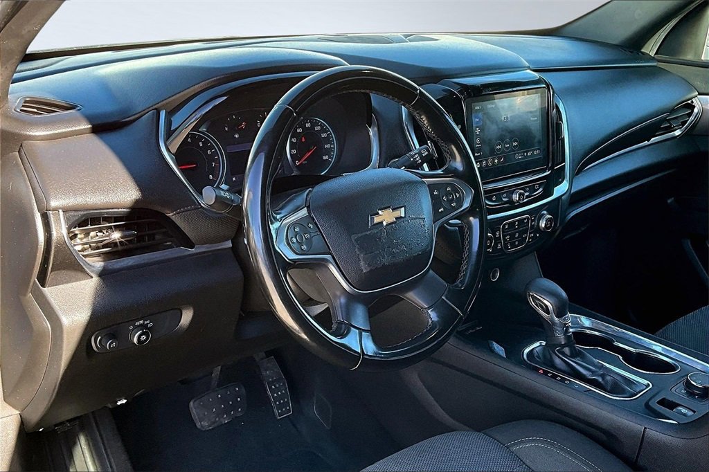 Used 2023 Chevrolet Traverse LT image 15
