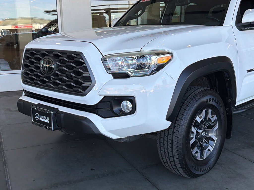 Certified 2021 Toyota Tacoma TRD Off-Road w/ Technology Package AWD/4WD image 3
