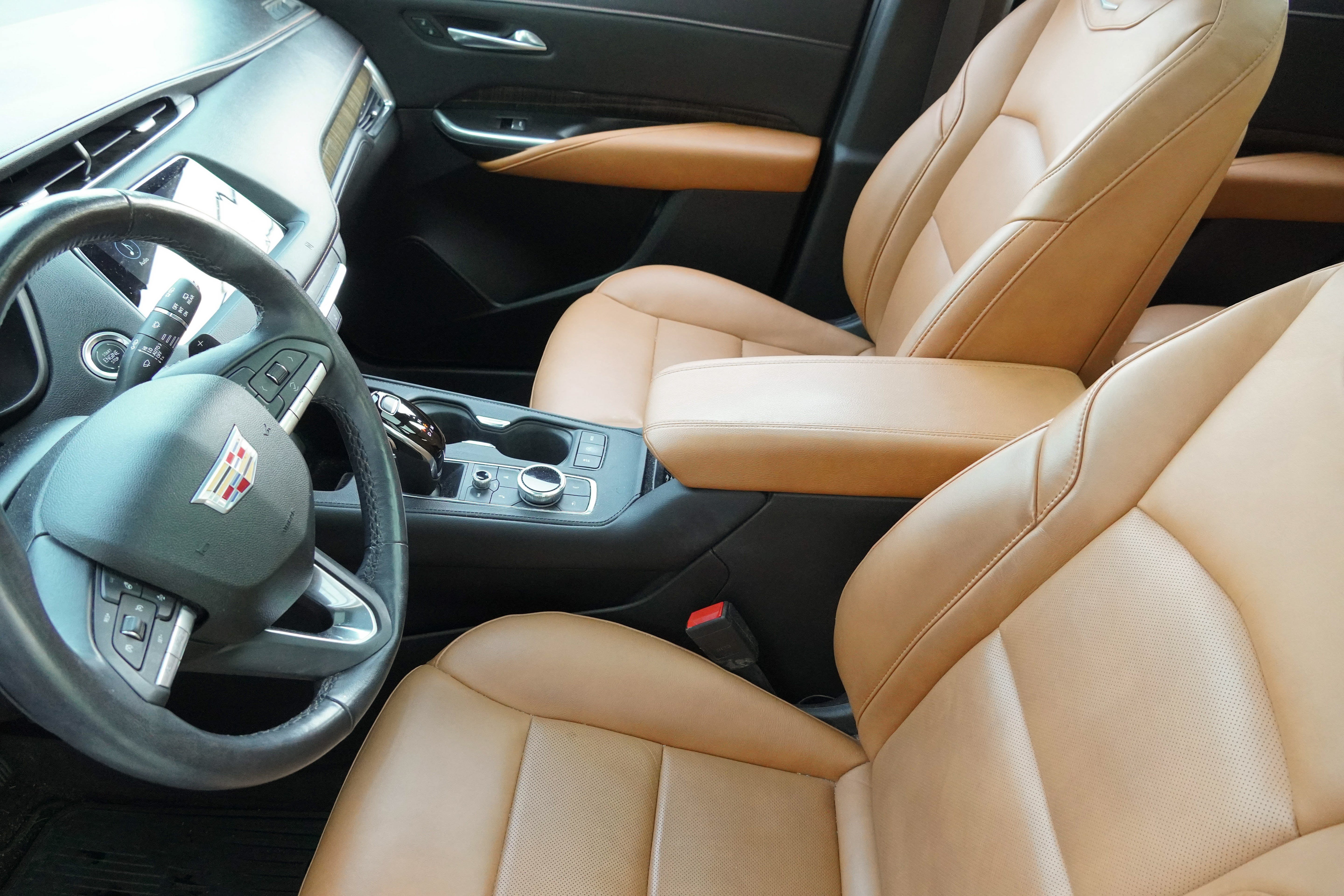 Used 2020 Cadillac XT4 Premium Luxury FWD image 11