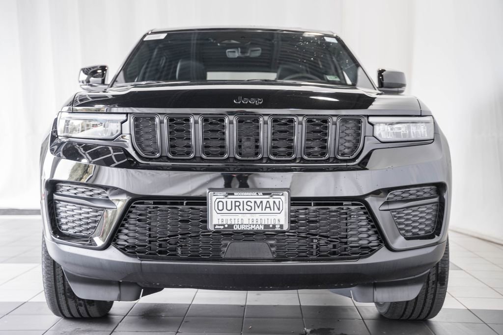 New 2025 Jeep Grand Cherokee Altitude w/ Trailer Tow Package image 2