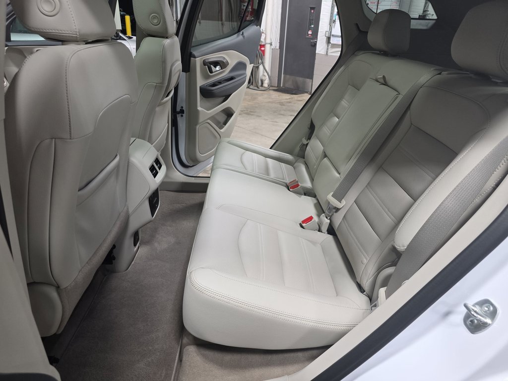 Used 2024 GMC Terrain Denali w/ Denali Premium Package image 14