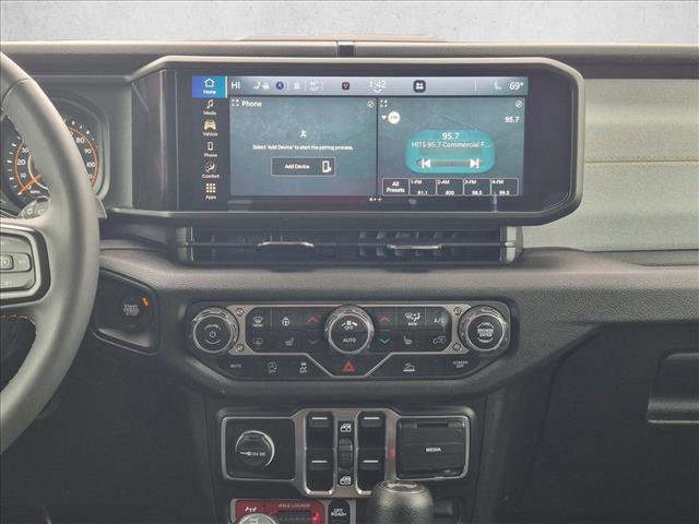 Used 2024 Jeep Wrangler Unlimited Sport AWD/4WD image 14