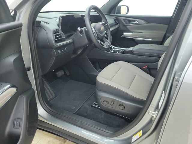 Used 2026 Chevrolet Traverse LT w/ Driver Confidence Package FWD image 22