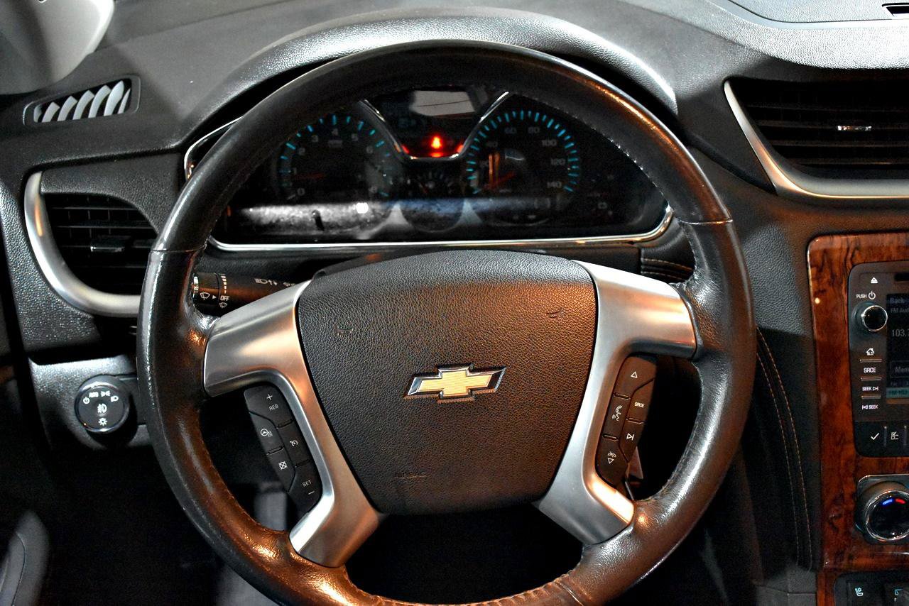 Used 2014 Chevrolet Traverse LTZ FWD image 14