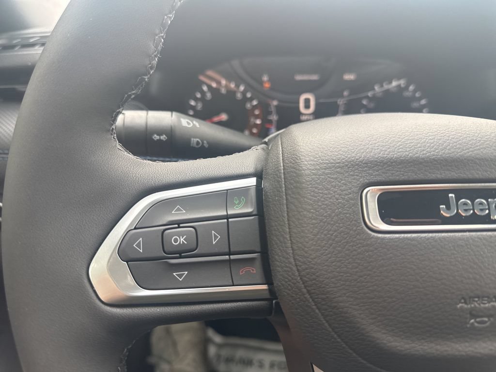 New 2026 Jeep Compass Latitude w/ Sun and Sound Group AWD/4WD image 18
