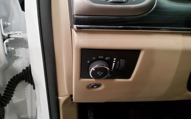 Used 2019 Jeep Grand Cherokee Limited RWD image 23