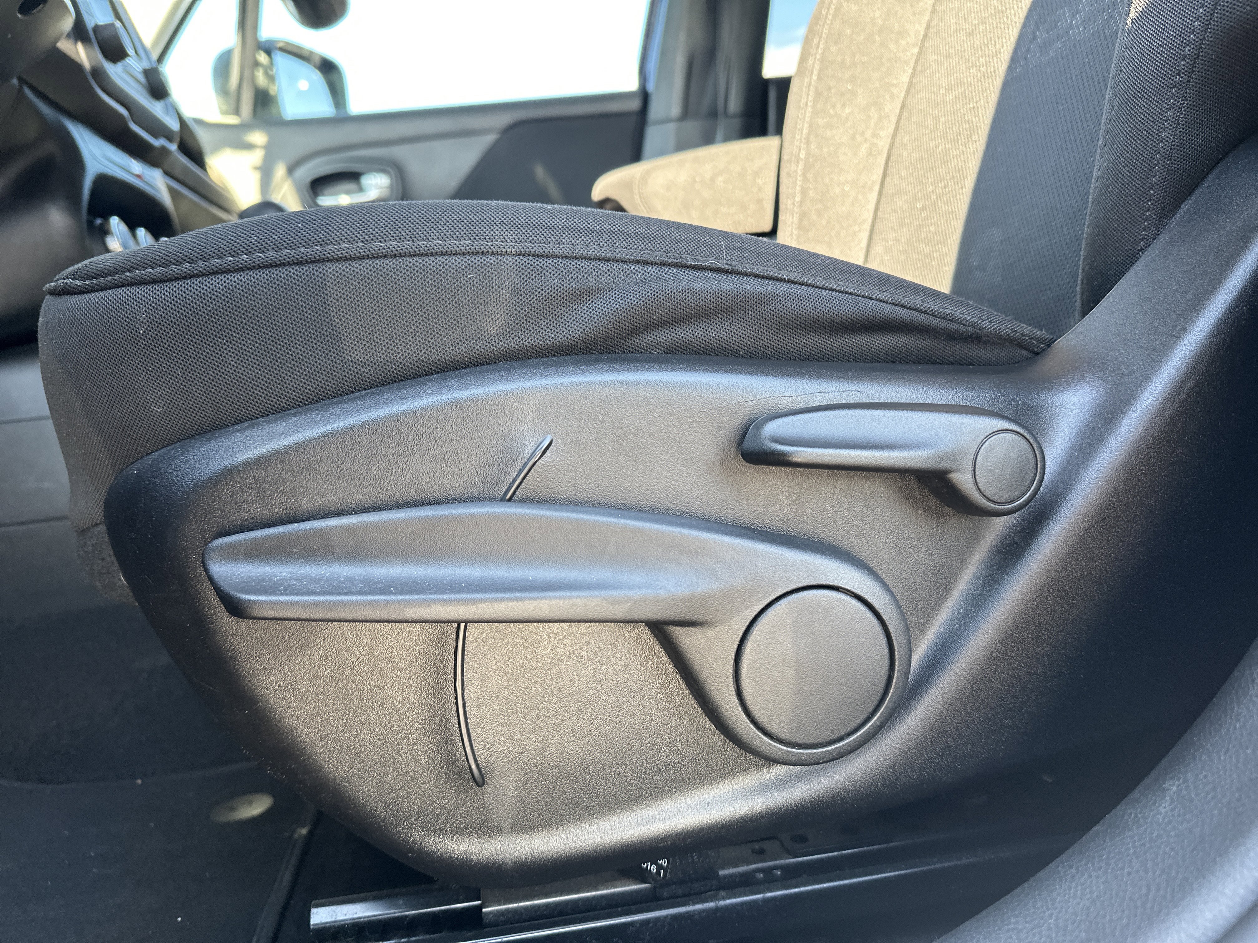 Used 2017 Jeep Renegade Sport w/ Power & Air Group image 25