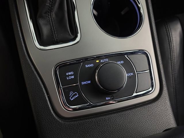Used 2022 Jeep Grand Cherokee Laredo X AWD/4WD image 16