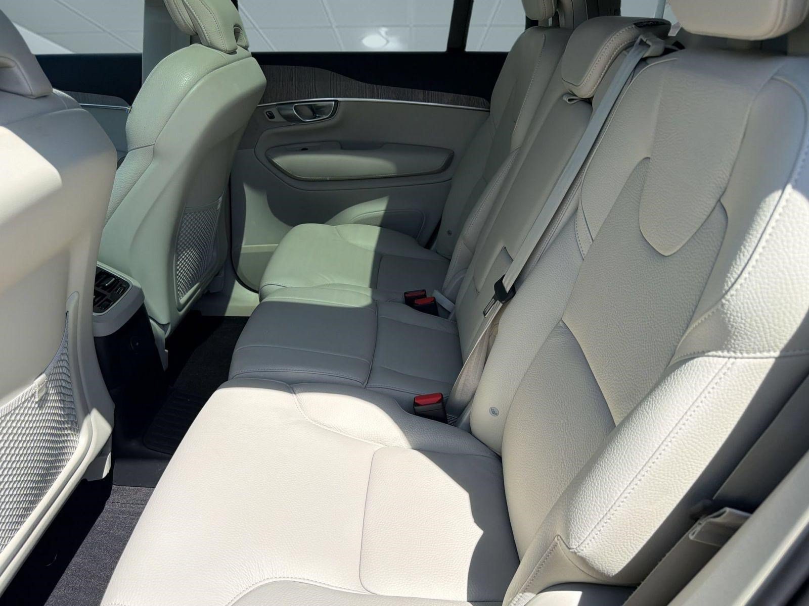 Used 2024 Volvo XC90 T8 Plus w/ Protection Package Premier AWD/4WD image 21
