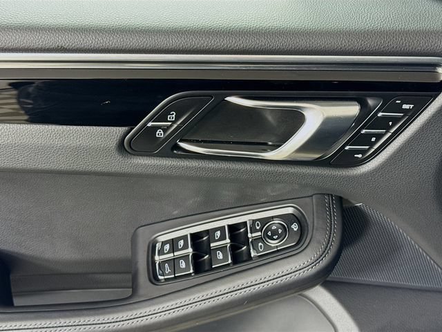 Certified 2025 Porsche Macan S AWD/4WD image 13
