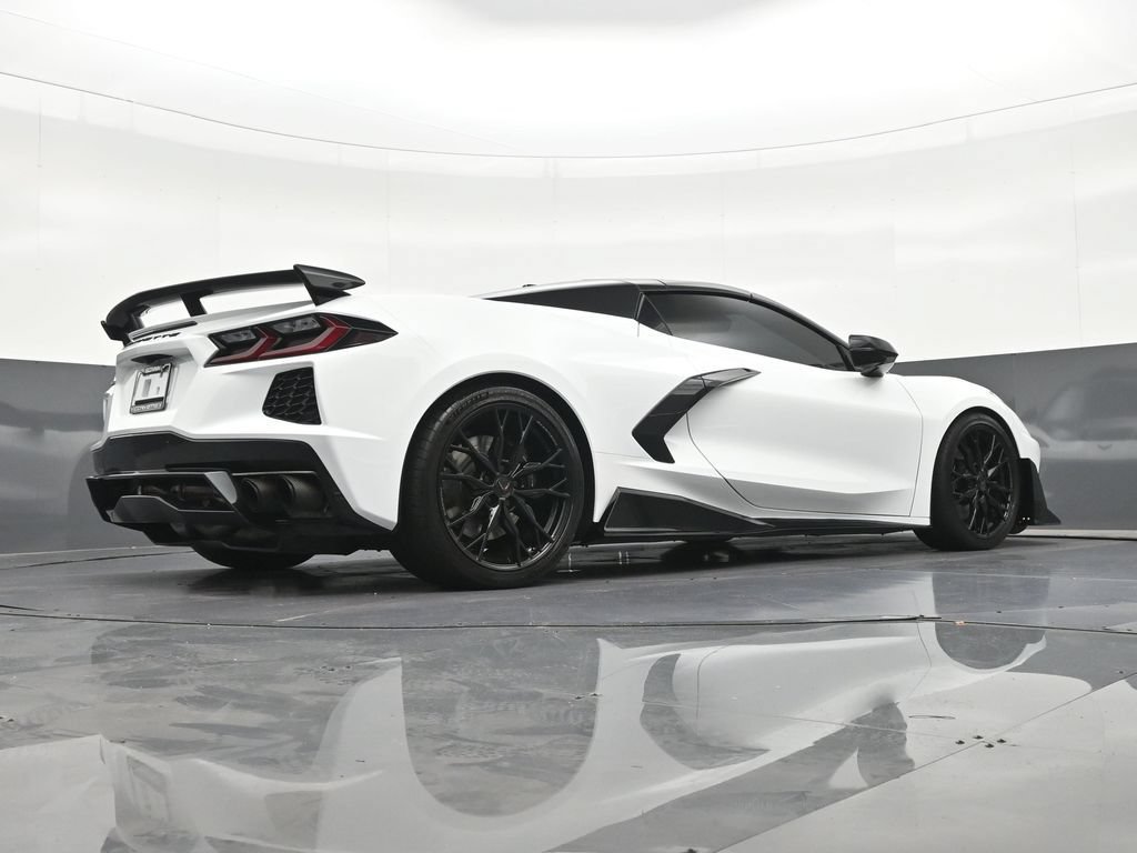 Used 2025 Chevrolet Corvette Stingray Preferred Conv w/ Z51 Performance Package RWD image 30