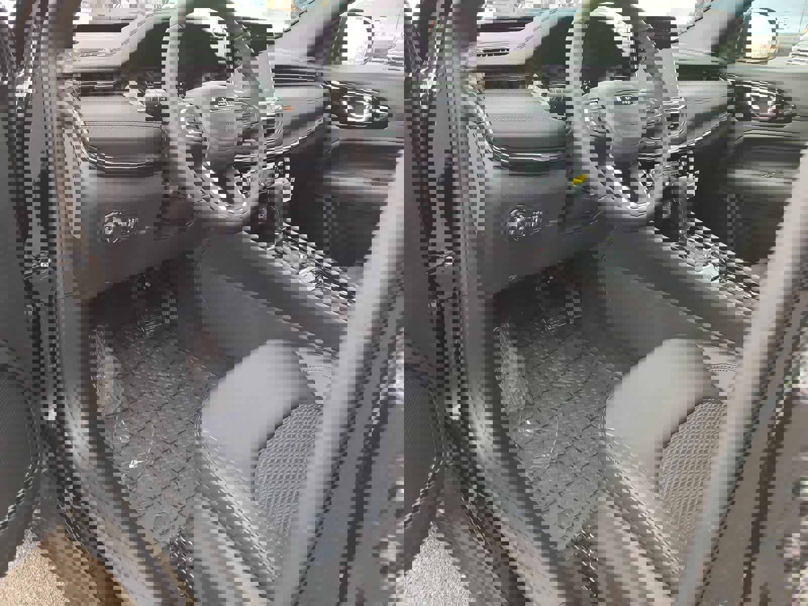 New 2026 Jeep Compass Latitude image 10