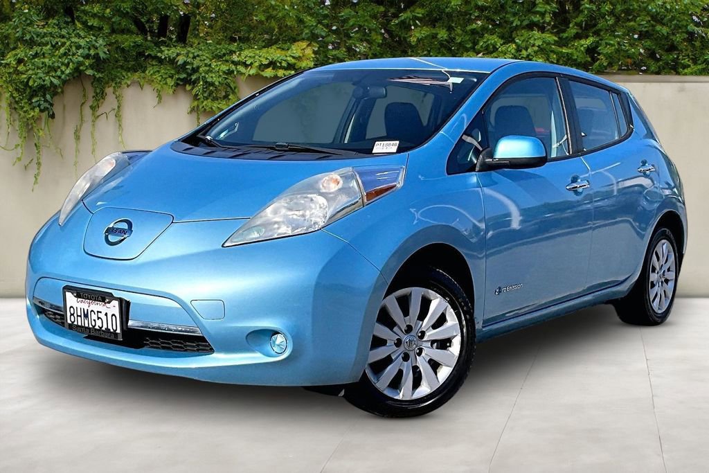 Used 2015 Nissan Leaf S w/ Charge Package FWD image 3