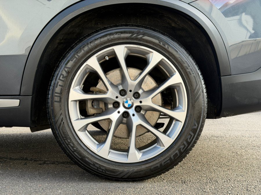 Used 2019 BMW X5 xDrive40i w/ Premium Package 2 AWD/4WD image 19