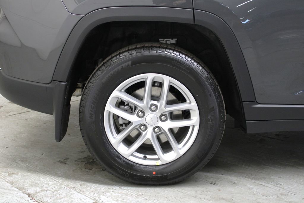 New 2025 Jeep Grand Cherokee Laredo X w/ Luxury Tech Group I image 32