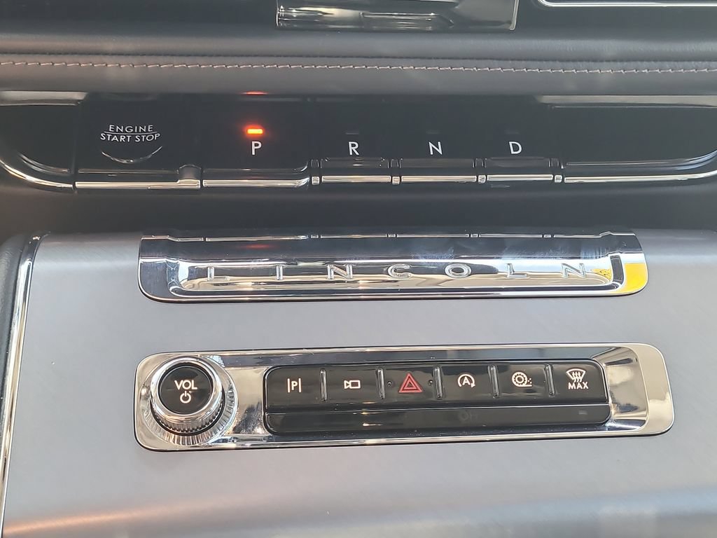 Certified 2025 Lincoln Aviator 2WD w/ Jet Appearance Package image 24