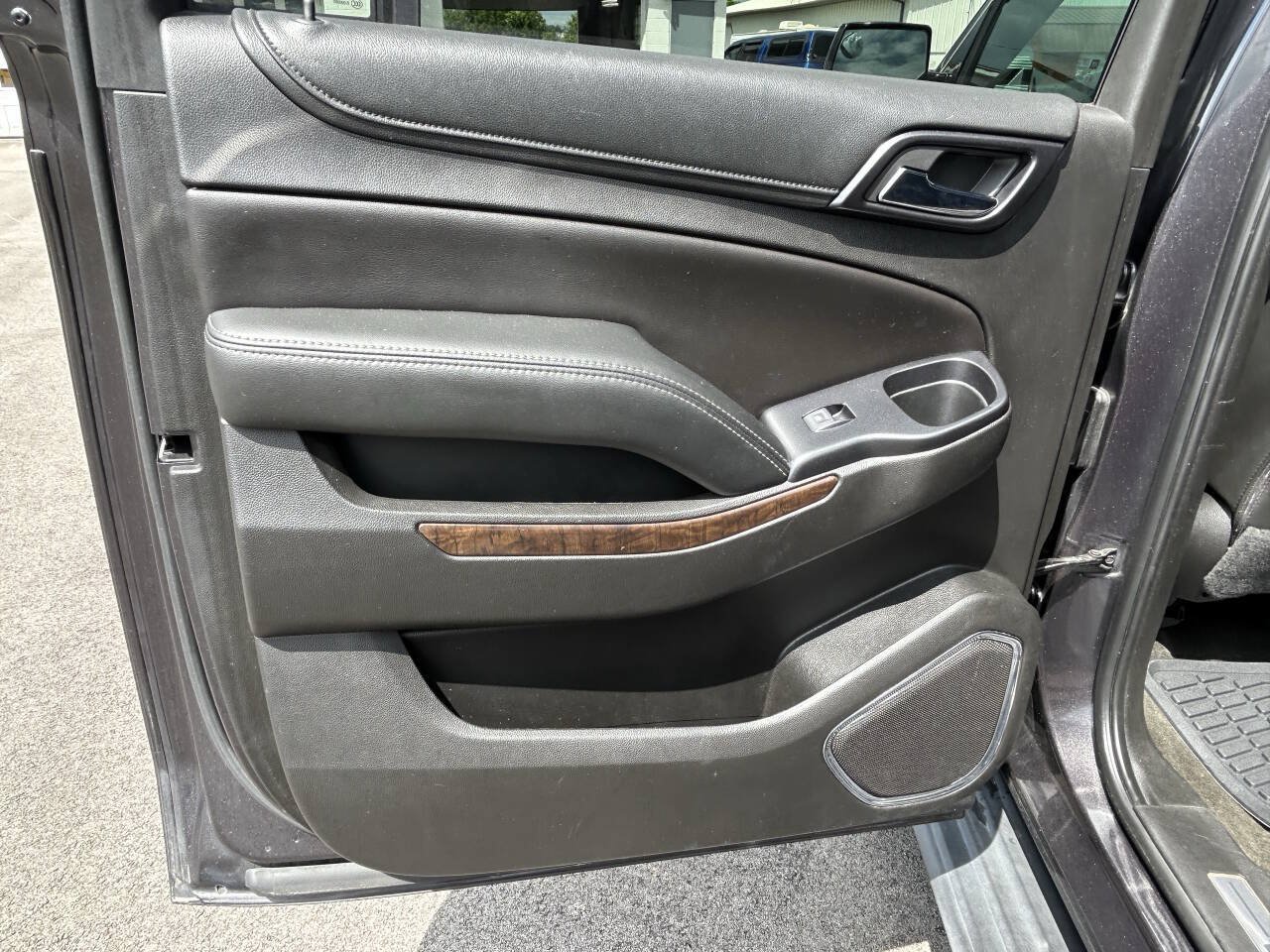 Used 2018 Chevrolet Suburban LT AWD/4WD image 23