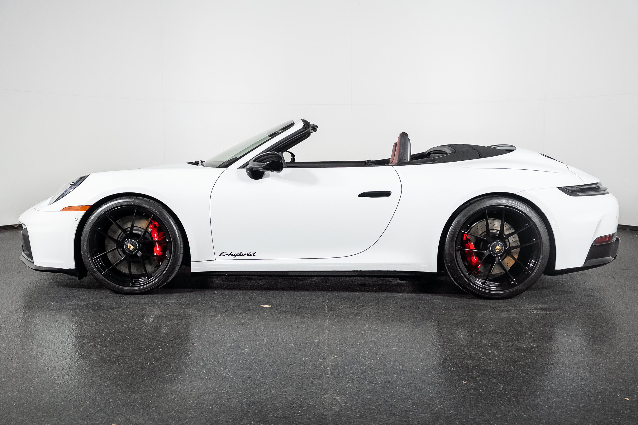 Used 2025 Porsche 911 Carrera 4 GTS AWD/4WD image 14