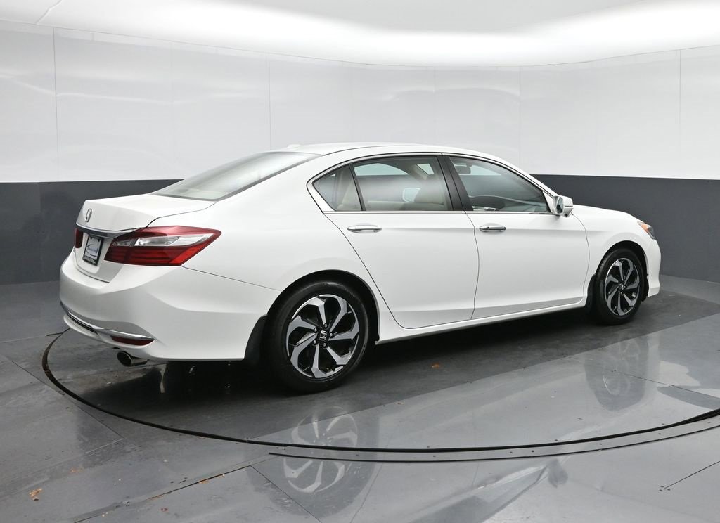 Used 2016 Honda Accord EX image 7