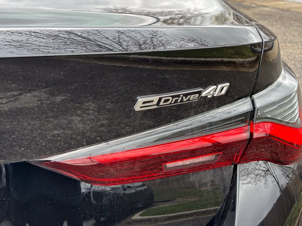 Used 2026 BMW i4 eDrive40 w/ Premium Package RWD image 8