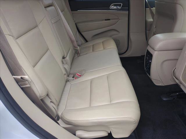 Used 2017 Jeep Grand Cherokee Limited image 18