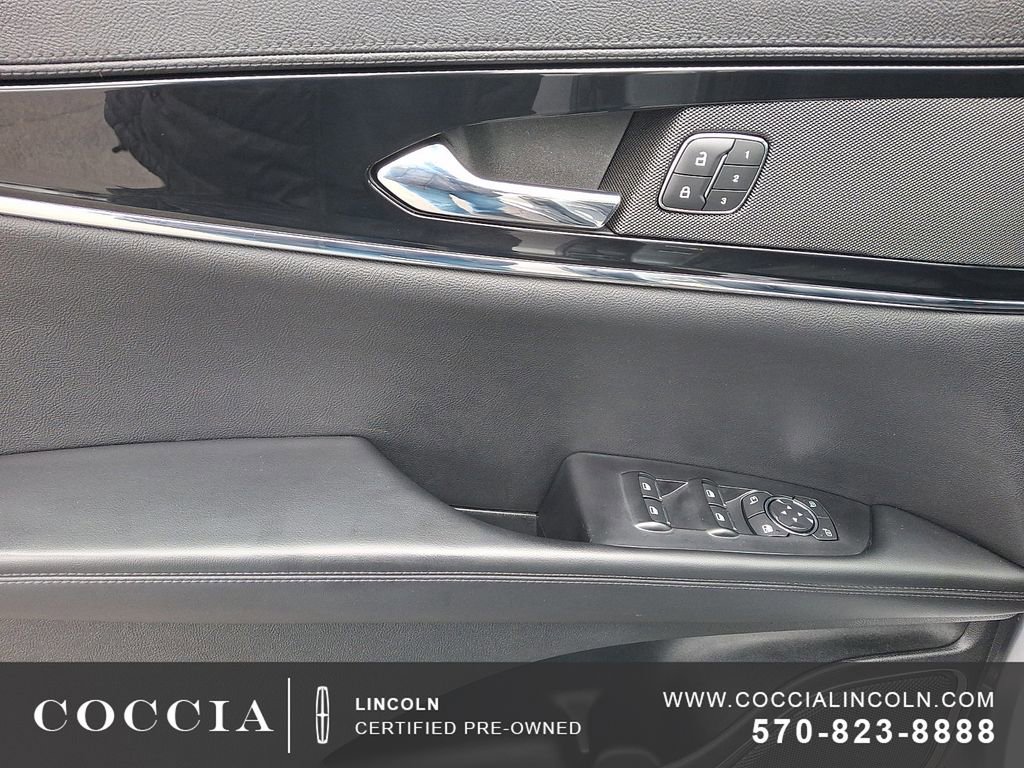 Certified 2022 Lincoln Nautilus Reserve image 12